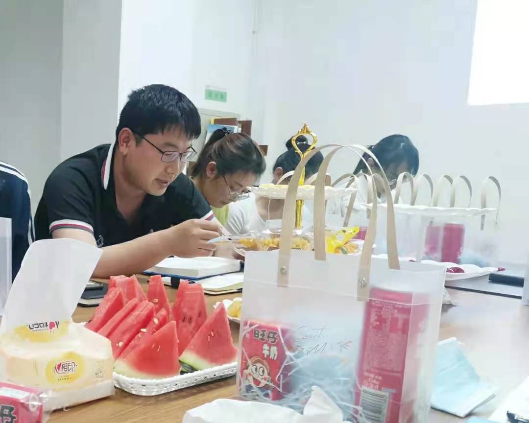 读书分享会.jpg
